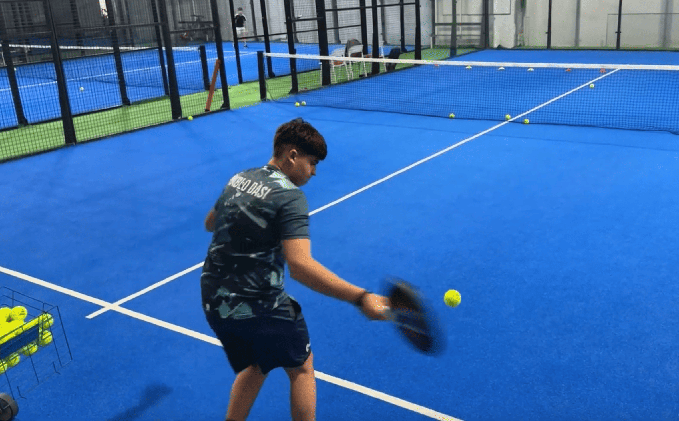 padel serve